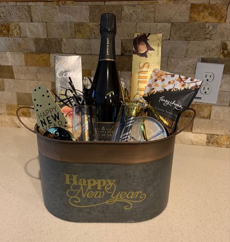 Gold, black, silver… New Years Eve Basket Ideas, New Year’s Eve Gift Basket Ideas, New Years Basket Ideas, New Year’s Eve Gift Basket, New Years Eve Gift Basket Ideas, Champagne Basket Gift Ideas, New Years Gift Basket, New Years Gift Ideas, Wife Gift Guide