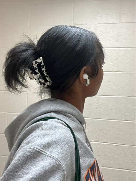 Claw Clip Hairstyles Relaxed Hair, 4c Hair Silk Press Before And After, Claw Clip Hairstyles Short Hair Straight, Short Bob Silk Press, Short Silk Press Styles, Short Relaxed Hair Styles, Silk Press Natural Hairstyles, Silk Press Hair, Short Relaxed Hairstyles