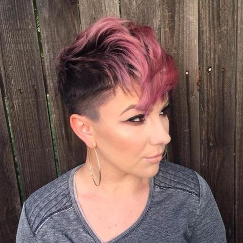 Pastel Pink And Brown Pixie Fauxhawk Brown Pixie, Dunner Wordend Haar, Short Ombre, Short Ombre Hair, Brown Ombre Hair, Short Hair Lengths, Ombre Fashion, Haircut And Color, Ombre Hair Color