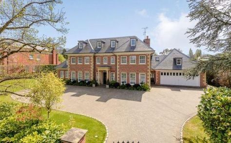 Picture No. 03 Crown Estate, Garden Swimming Pool, Property Design, Luxury Bedroom Master, Grand Homes, Property For Rent, English Garden, Pool Houses, Detached House