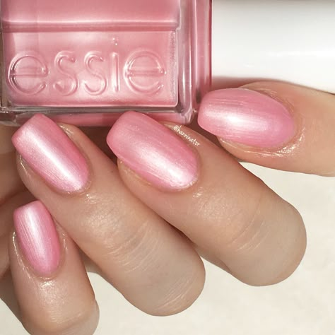 Essie - Pink diamond Shiny Pink Nail Polish, Pink Nail Varnish, Pearlescent Pink Nails, Essie Swatches, Essie Pink, Pink Sparkly Nails, Essie Nail Polish Colors, Nails Essie, Pink Chrome Nails