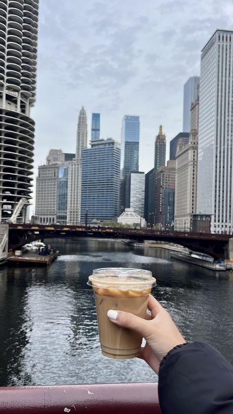 Chicago Travel Outfits, Coffee Walk, Chicago Coffee, Chicago Buildings, Espresso Cafe, Chicago Aesthetic, Chicago Trip, Caffeine Addict, Chicago Travel