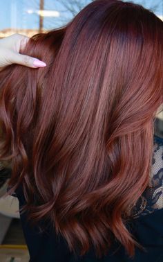 15 Autumn/fall hair trends ideas in 2022 Dimensional Dark Copper Hair, Copper Root Shadow, Auburn Root Melt, Dark Copper Hair With Dark Roots, Brown Roots Red Hair Balayage, Root Melt Red Hair, Dark Root Red Hair, Dark Red Hair With Copper Highlights, Red Root Melt