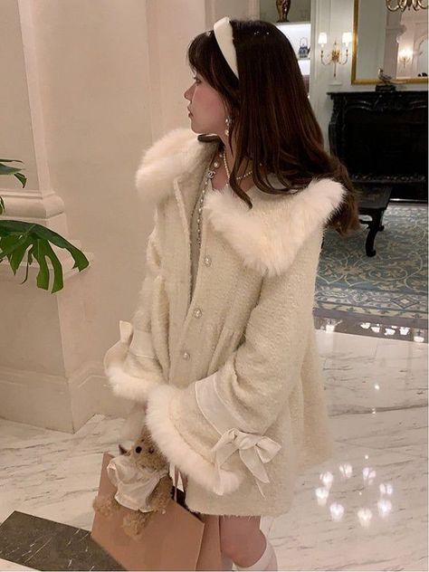 Cute Winter Fits, White Winter Coat, Trendy Outfit Inspo, Pink And White Dress, Cute Coats, Winter Fashion Outfits Casual, Collar Coat, Fashion Aesthetics, Princess Outfits