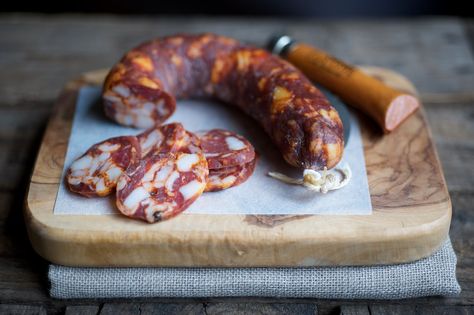 photo of Home-made Salami Homemade Bacon Recipes, Homemade Salami, Salami Recipe, Curing Meat, Meat Curing, Cured Meat Recipes, Homemade Sausage Recipes, Opinel Knife, Meat Processing