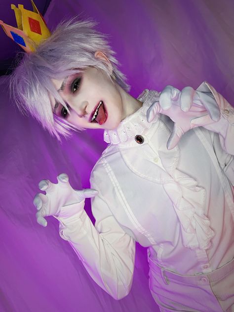 super mario yurigaybriel cosplay king boo yuri gaybriel cosplayer King Boo Makeup, King Boo Cosplay Male, King Boo Human, King Boo Costume, King Boo Cosplay, Male Cosplay Ideas, Waluigi Cosplay, Boo Cosplay, King Boo Mario