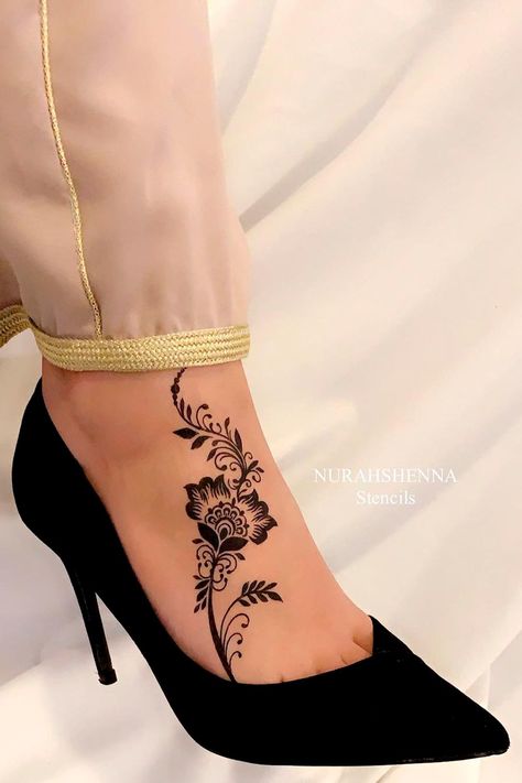 Cool Henna Designs, Liverpool Anfield, Krishna Tattoo, Leg Henna, Henna Inspired Tattoos, Henna Stencils, Finger Henna Designs, Mehndi Style, Henna Tattoo Designs Simple