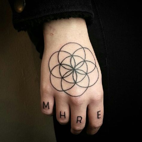 Geometric circles hand tattoo Seed Of Life Hand Tattoo, Flower Of Life Hand Tattoo, Hand Circle, Tattoos Hand, Tattoo On Hand, Omerta Tattoo, Tattoos Geometric, Seed Of Life, Geometric Circle