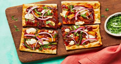 Simple, convenient, and delicious: that’s what’s in store with our BBQ Pineapple Flatbread recipe, made with pre-measured, high-quality ingredients. Vegetarian Boards, Ground Pork Tacos, Bbq Pineapple, Vegetarian Barbecue, Flatbread Recipe, Fresh Meals, Pork Tacos, Flatbread Recipes, Fun Recipes