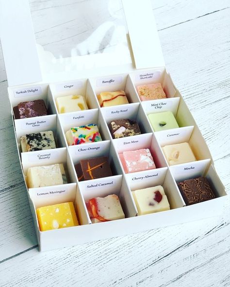 Fudge Packaging Ideas, Fudge Packaging, Brownie Packaging, Fudge Chocolate, Săpunuri Handmade, Baking Packaging, Dessert Packaging, Dessert Boxes, Cake Packaging