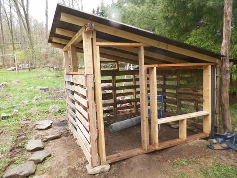 Rise & Shine Pallet Coop for Flora Vale Fowl | BackYard Chickens - Learn How to Raise Chickens Chicken Coop From Pallets, Coop From Pallets, Chicken Coop On Wheels, Pallet Coop, Chicken Coop Pallets, Mobile Chicken Coop, Walk In Chicken Coop, Portable Chicken Coop, Diy Chicken Coop Plans