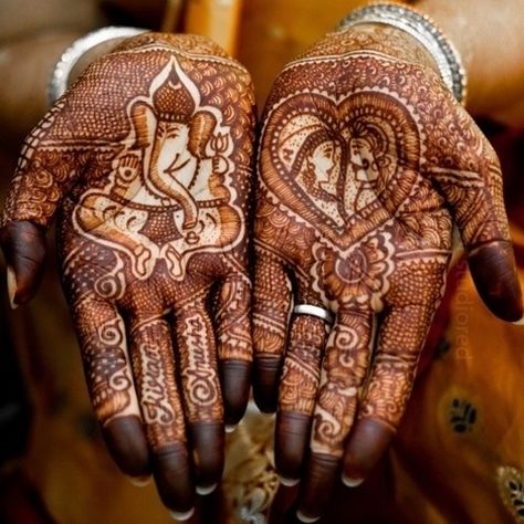 86 Stunning Henna Tattoos... I love how intricate and delicate henna is! Truly beautiful Henna Body Art, Mehndi Tattoo, Bridal Mehndi Designs, We Are The World, Henna Mehndi, Bridal Henna, Bridal Mehndi, Mehandi Designs, Mehendi Designs