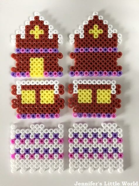 Hama bead gingerbread house instructions 3d Perler Bead Gingerbread House, Perler Beads Ideas 3d, Hama Beads Christmas, Hama Beads 3d, Christmas Perler Beads, Melty Bead Patterns, Pearl Beads Pattern, Easy Perler Beads Ideas, 3d Perler Bead