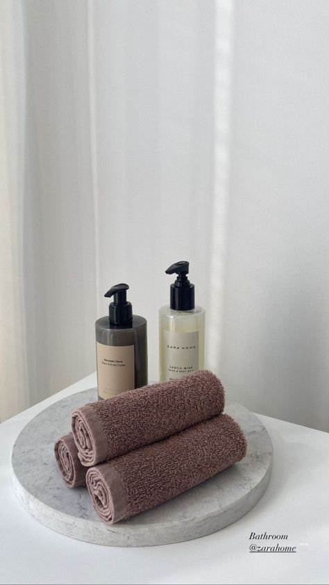 Face Towels In Bathroom, Zara Bathroom, Zara Home Bedroom Inspiration, Zara Home Bathroom, Sink Decor, Bath Towels Luxury, Minimal Modern, Apartment Inspiration, Bathroom Styling