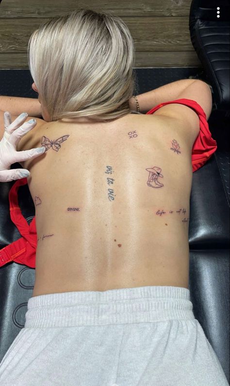 Back tattoos Small Dainty Patchwork Tattoos, Small Tattoo Patchwork, Shoulder Tattoo Inspiration, Patchwork On Back Tattoo, Back Tattoos Women Patchwork, Patchwork Tattoos Back, Back Patchwork Tattoo Women Dainty, Patchwork Tattoo Ideas Women Back, Tattoo Idea Patchwork