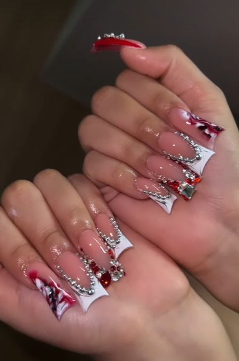 Cute Duck Nails Acrylic Long, Red Duck Nails Short, White Duck Nails Design, Star Duck Nails, Winter Duck Nails, Red And White Acrylic Nails Designs, Duck Birthday Nails, Red And Black Duck Nails, Red Duck Nails Acrylic