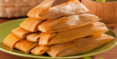 10 recetas para preparar tamales mexicanos | México Desconocido All Memes, Pork Tamales, The Memes, Veggie Bowl, Travel Food, Woodstock, Brighten Your Day, Fitness Goals, Mexican Food Recipes