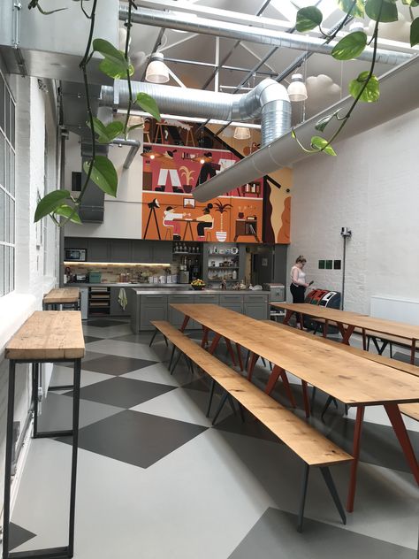 Kitchen and communal lunch area at etsy uk   They have stainless steel surfaces which look good and are hard wearing   They have a pantry and store room behind the kitchen Modern Office Break Room Design, Communal Living Spaces, Communal Laundry Room, Communal Kitchen Design, Lunch Room Ideas, Coliving Kitchen, Office Lunch Room, Communal Workspace, Communal Space