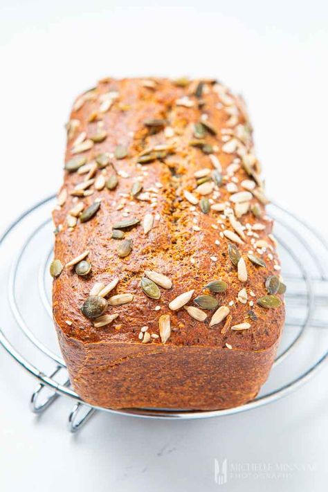 Learn how to make your own chia seed bread. This easy low carb bread recipe is excellent for beginners and you can freeze it too. Click here for the recipe! #bread #chiaseed #chiaseedbread #healthybread #breadrecipes What To Serve With Quiche, Easy Low Carb Bread, Chia Seed Bread, Weetabix Cake, Chia Bread, Seeded Bread Recipes, Chia Recipes, Vanilla Chia Pudding, Bake Off Recipes