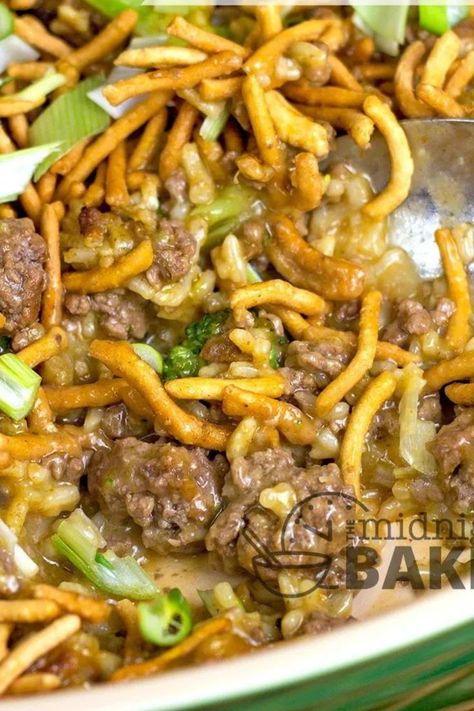 Crunchy Beef Casserole with Broccoli is a very easy weeknight dinner recipe to make for the whole family. Beef And Broccoli Casserole, Crunchy Beef, Chinese Beef And Broccoli, Beef Chow Mein, Beef Entrees, Hotdish Recipes, Chow Mein Recipe, Beef Broccoli, Chicken Chow Mein