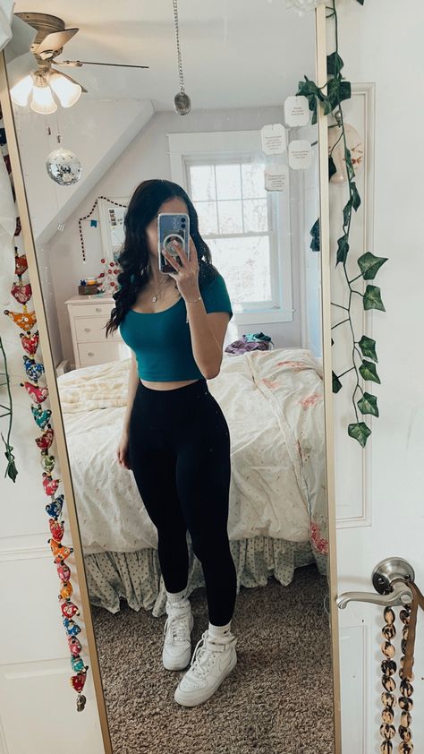 Outfits That Go With Leggings, Cute Summer Outfits Leggings, Cute Outfit Ideas Leggings, Outfit Ideas Lululemon Leggings, Outfit Idea Leggings, Cute Lazy Girl Outfits, Comfy Outfit Ideas Summer, Cute Fit Ideas For School, Summer Fits With Leggings