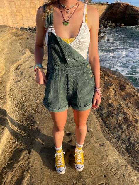 Cloth Overalls Outfit Fall, Overalls And Birkenstocks Outfit, Jean Short Overalls Outfit Summer, Green Short Overalls, Overalls Bathing Suit, Duluth Overalls Outfit, Green Overalls Outfits Shorts, Cute Short Overalls, Styling Overall Shorts