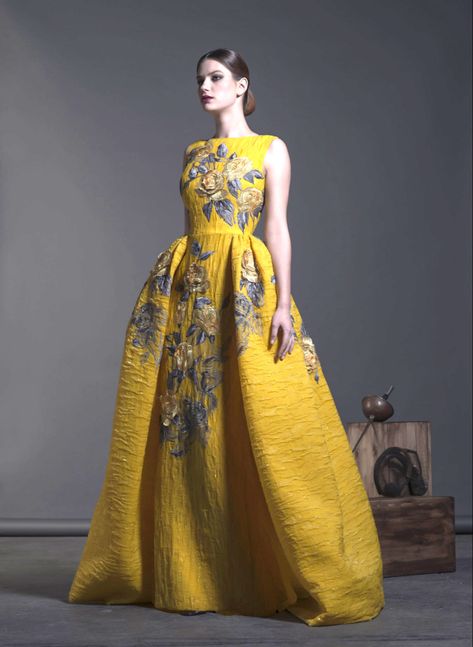 Isabel Sanshis 2016 A Game Of Clothes, Game Of Clothes, Wedding Outfits For Family Members, Isabel Sanchis, Skater Outfits, Gorgeous Gowns, Fancy Dresses, Yellow Dress, Stylish Dresses