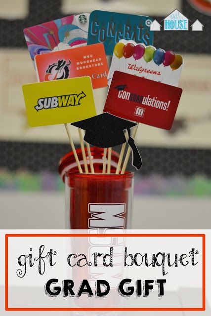 Our House in the Middle of Our Street: Gift Card Bouquet Grad Gift Gift Card Graduation Bouquet, Gift Card Graduation Ideas, Grad Gift Card Ideas, College Gift Card Ideas, College Gift Baskets, Handmade Graduation Gifts, Gift Card Tree, Gift Card Basket, Diy Birthday Gifts For Him