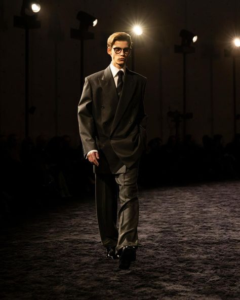 Ysl Runway, Saint Laurent Menswear, Fall 24, Vintage Suits, Anthony Vaccarello, Photoshoot Concept, Fashion Photoshoot, Well Dressed, Creative Director