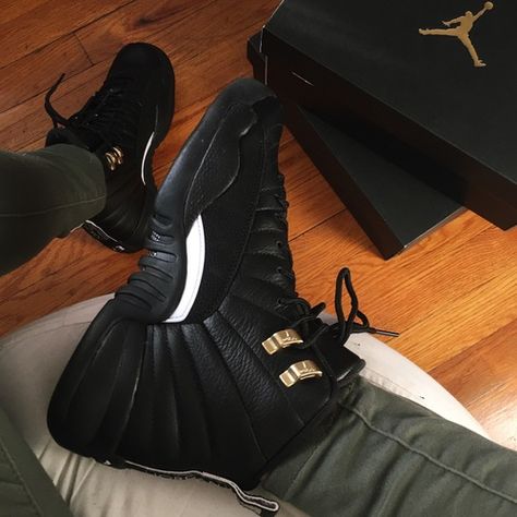 @ʟɪʟɢʟᴏɢɪʀʟ Fly Shoes, Jordan Shoes Girls, Shoes Sneakers Jordans, Jordan 12, Fresh Shoes, Hype Shoes, Kinds Of Shoes, Air Jordan Shoes, Slides Shoes