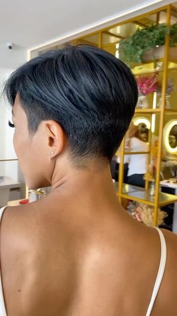 Black Hair Short Cuts, Short Hair Back, Pixie Wig, Short Hair Images, Haircut Blonde, Short Hair Pixie Cuts, Short Sassy Hair, Pixie Haircut For Thick Hair, Short Hair Undercut