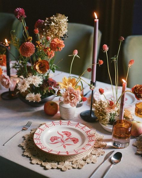 All Posts • Instagram Fall Tablescapes Elegant, Wedding Table Place Settings, Kate Thompson, Friendsgiving Dinner Party, Bower Bird, Franklin Institute, Fall Dinner Party, Party Tablescapes, Portugal Wedding