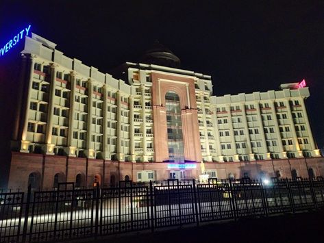 This is the same educational building whose photo I have already posted. Such a beautiful night view Lucknow Pictures, Lucknow Night View, Kgmu Lucknow College, University Of Allahabad, Nirma University Ahmedabad, Uttar Pradesh, University, Photo Wall, Education