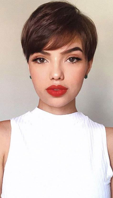 80+ Fresh Pixie Haircuts with Bangs Ideas for 2024 Side Part Pixie Haircut, Pixie Haircut Korean, Korean Pixie Haircut, Pixie Bob With Bangs, Korean Pixie Cut, Cabelo Plus Size, Korean Pixie, Pixie Haircuts With Bangs, Haircut Korean