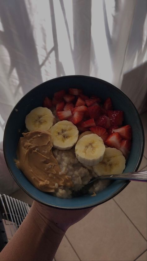 Healthy Meals Pictures, Protein Diet Aesthetic, Diet Breakfast Aesthetic, Oatmeal Recipes Aesthetic, High Protein Foods Aesthetic, High Protein Snacks Aesthetic, Protein Aesthetic Food, Healthy Homecooked Meals, Protein Foods Aesthetic