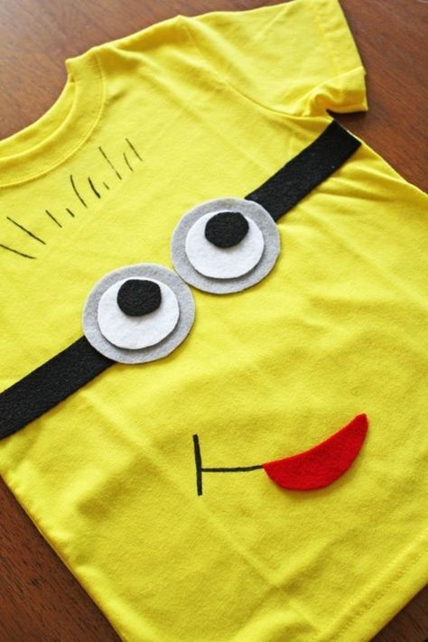 DIY minion felt t-shirt Diy Minion Costume, Minion T Shirt, Tee Shirts Diy, Minion Craft, Minion Shirts, Diy Minions, Despicable Me Party, Minions Birthday, Unique Party Ideas