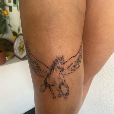 No Doubt Tattoo, Pegasus Tattoo Women, Pegasus Tattoo, Hawaii Tattoos, True Tattoo, Horse Tattoo, Knee Tattoo, Line Art Tattoos, Dream Tattoos