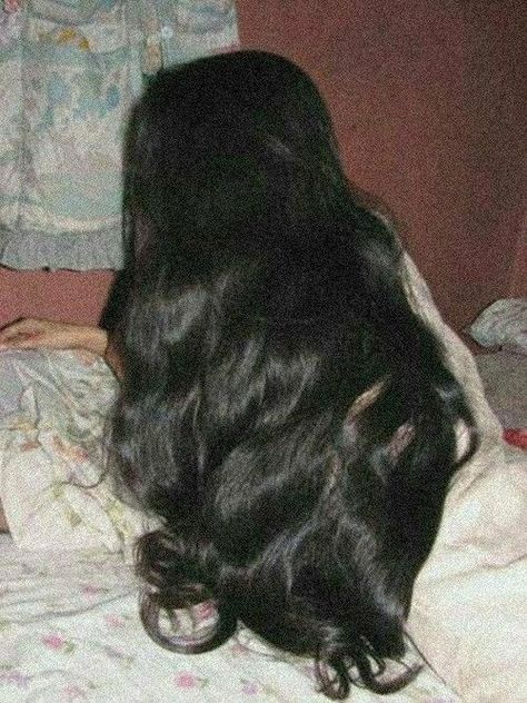 Long Dark Hair Aesthetic, Desi Hair, Dream Hair, Aesthetic Hair, العناية بالشعر, Gorgeous Hair, Dark Hair, Pretty Hairstyles, العناية بالبشرة