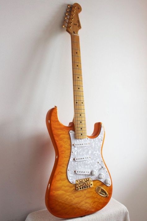 Electric Guitar Fender Stratocaster, Orange Stratocaster, Orange Guitar, Fender Guitars Stratocaster, Pretty Guitars, Rare Guitars, Guitar Wall Art, Bass Ukulele, Orange Quilt