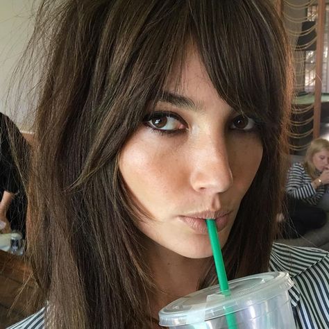 NYC Style Maven Michaela Podolsky Is Endlessly Inspired By Her Mom’s Look Celebrity Bangs, Celebrity Hair Trends, Trendy We Fryzurach, Eyes Nails, Haircut Style, Glamorous Hair, Bangs Hairstyles, Big Nose, Lily Aldridge