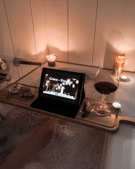 Tonight’s mood 💜✨ Candles Bathtub, Wine Bath, Aesthetic Bath, Bath Aesthetic, Tub Tray, Bath Shelf, Bathtub Tray, Wooden Bath, Bathroom Spa