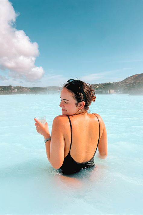 Iceland Picture Poses, Lagoon Picture Ideas, Blue Lagoon Picture Ideas, Iceland Photoshoot Ideas, Iceland Inspo Pics, Blue Lagoon Iceland Aesthetic, Blue Lagoon Aesthetic, Iceland Photo Ideas, Iceland Outfit