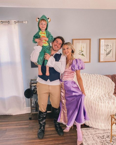 Hannah McDonnell on Instagram: “Happy Halloween! 🎃 This has to be one of my favorite family costumes yet. 💕 Hope you have a safe and lovely night!” Tangled Family Costume, Tangled Costume, Family Themed Halloween Costumes, Themed Halloween Costumes, Glamorous Outfits, Family Halloween Costumes, Family Costumes, Family Halloween, Tangled