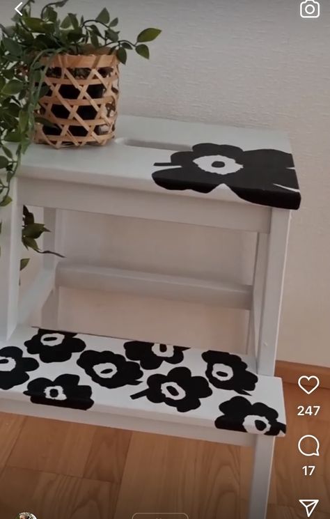 Diy Marimekko, Koti Diy, Recycled House, Barn Interior, Ikea Lack, Thrift Store Furniture, Diy Crafts For Home Decor, Ikea Hack, Diy Projects To Try