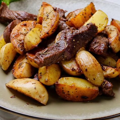 Garlic Herb Potatoes and Steak Skillet Skillet Steak And Potatoes, Garlic Herb Potatoes, Steak Recipes Skillet, Steak Skillet, Herb Potatoes, Steak And Potatoes, Skillet Steak, Meal For Two, Steak Potatoes