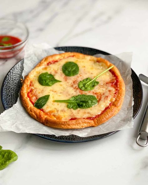 150 Calorie Entire Cheese Pizza Low Calorie Single Serve Meals, Low Calorie Cheese, Calories Pizza, Low Calorie Pizza, Super Low Calorie, Low Calorie Recipes Dinner, Single Serve Meals, Low Calorie Dinners, Healthy High Protein Meals