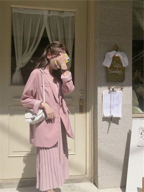 Korean Modest Fashion, Long Skirt Casual, Modest Outfit Ideas, Muslim Outfits Casual, Women Dresses Classy, Korean Casual Outfits, Business Casual Outfits For Work, Fashion Capsule, Soft Summer