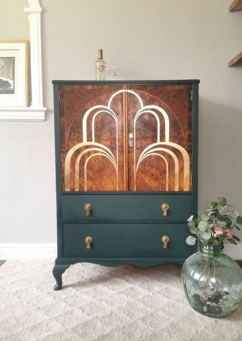 Potato Aesthetic, Painted Vintage Furniture, Vintage Painted Furniture, Motif Art Deco, Art Deco Interior Design, Cocktail Cabinet, Art Deco Decor, Gold Leaf Art, Diy Furniture Renovation