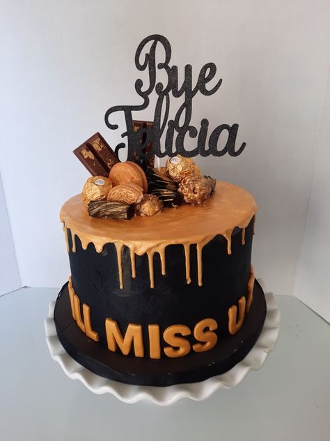 Black Cake Dripping Icing, Chocolate Cake Drip Decoration, Carmel Cake Drip, Birthday Cake With Chocolate Drip, Chocolate Cake With Gold Drip, Gold Drip, Drip Cakes, Birthday Cake, Cake