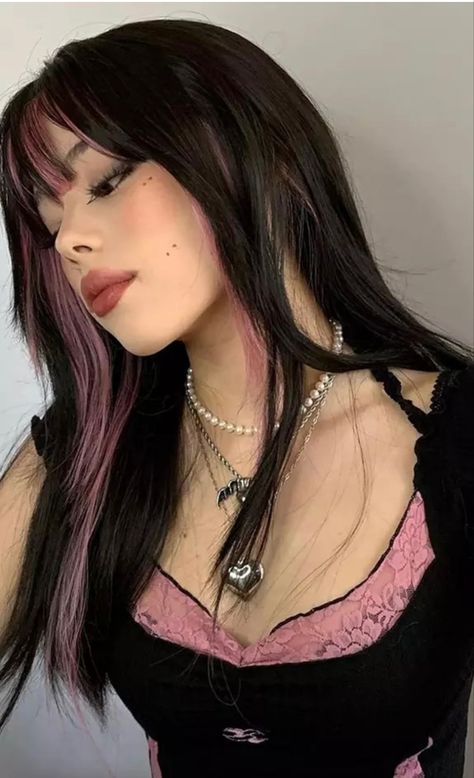 Black Hair With A Streak Of Color, Black Hair With Pastel Pink Highlights, Hair Color Ideas For Hispanics, Black And Pink Hair Asian, Dark Hair Color Ideas With Bangs, Black With Blonde Bangs, Black Hair And Pink Highlights, Hair Dye Inspiration Brunettes, Hair Dye Color Ideas For Brunettes